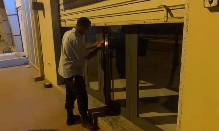 إغلاق معمل حلويات بسبب حدوث حالات تسمم