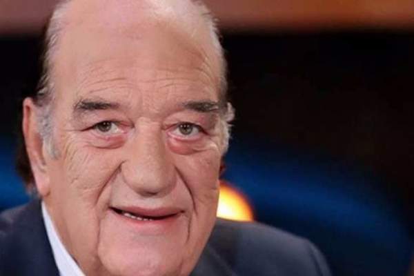 أشرف زكي سيقوم بهذه الإجراءات بحق مطلق إشاعة وفاة حسن حسني