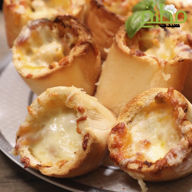 أكواب الدجاج مع جبن الموزاريلا