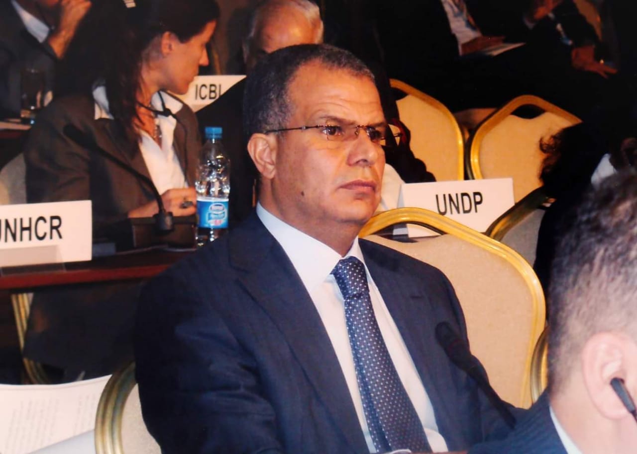 البرغثي: تحية للرجال الذين ليس لهم أسعار.. صورة