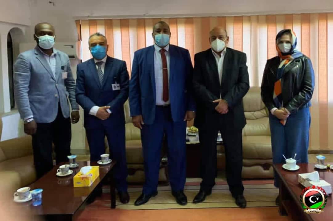 بحث موضوع استجلاب عناصر طبية وطبية مساعدة من جمهورية السودان