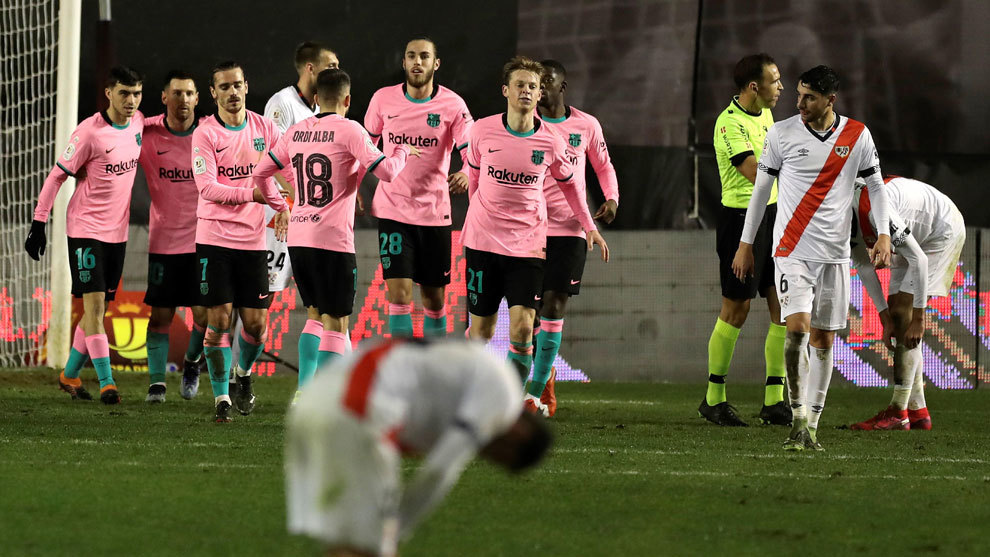 برشلونة ينجو من مفاجآت الكأس