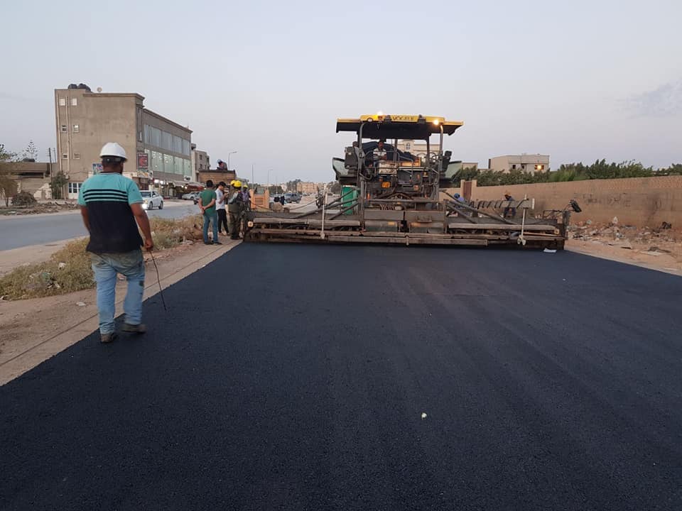 بلدية بنغازي تجري أعمال رصف إزدواج الطريق الدائري الرابع