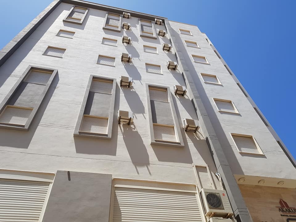 بلدية طبرق توفر فندق رابع لإستقبال المواطنين العالقين القادمين من مصر