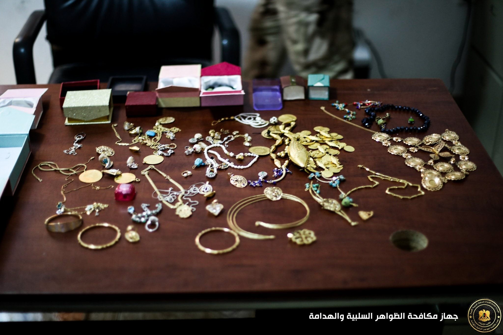 بنغازي: القبض على شباب سرقوا كمية من الذهب