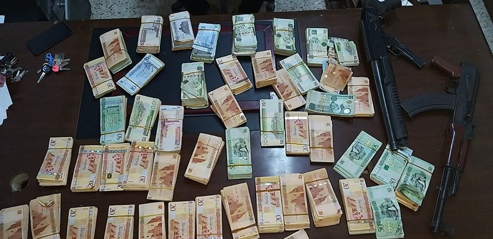 تفاصيل جريمة سرقة 240 ألف دينار ليبي