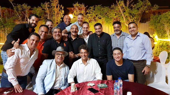 حميد الشاعري يحتفل بألبومه الجديد مع أصدقائه