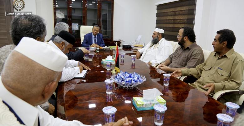 رئيس الحكومة المؤقتة يبحث مع وفد بلدية الزنتان هذه الموضوعات