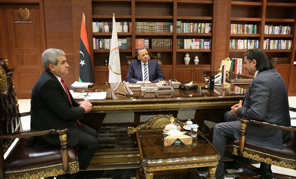 رئيس الحكومة المؤقتة يبحث ملف الكهرباء والطاقة المتجددة