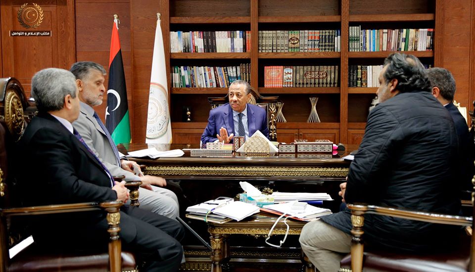 رئيس الحكومة المؤقتة يوجه بشراء 8طائرات مدنية بقيمة 40 مليون دينار ليبي