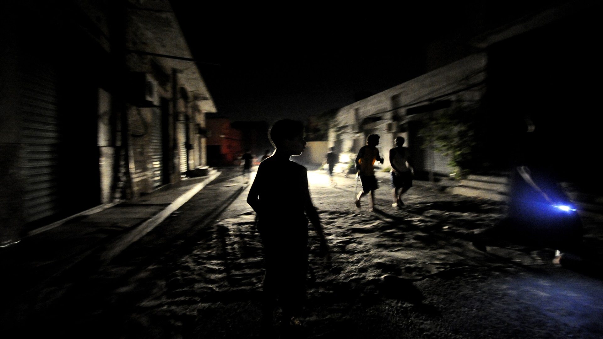 رجل أعمال ليبي يقدم حلول منطقية لأزمة الكهرباء