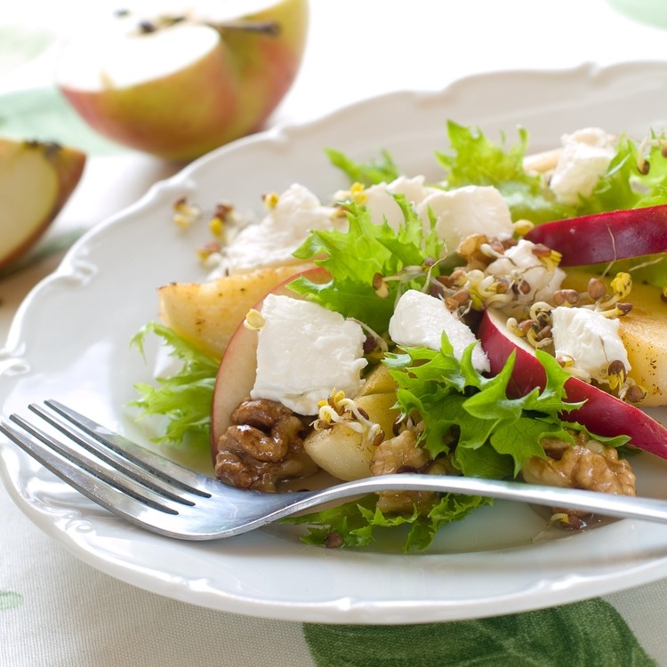 سلطة البطاطس والتفّاح