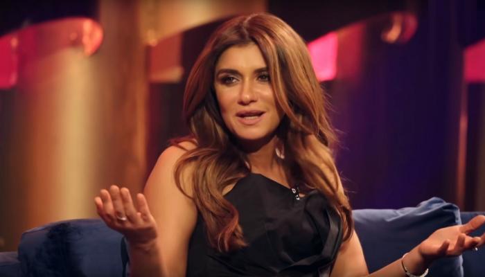 صورة "غادة عادل في حضن رجل" تثير الجدل.. والمفاجأة تصدم الجمهور