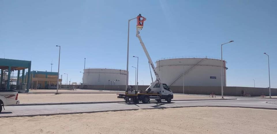 صيانة شبكة الإناره العامه داخل محطة توليد كهرباء السرير الغازية