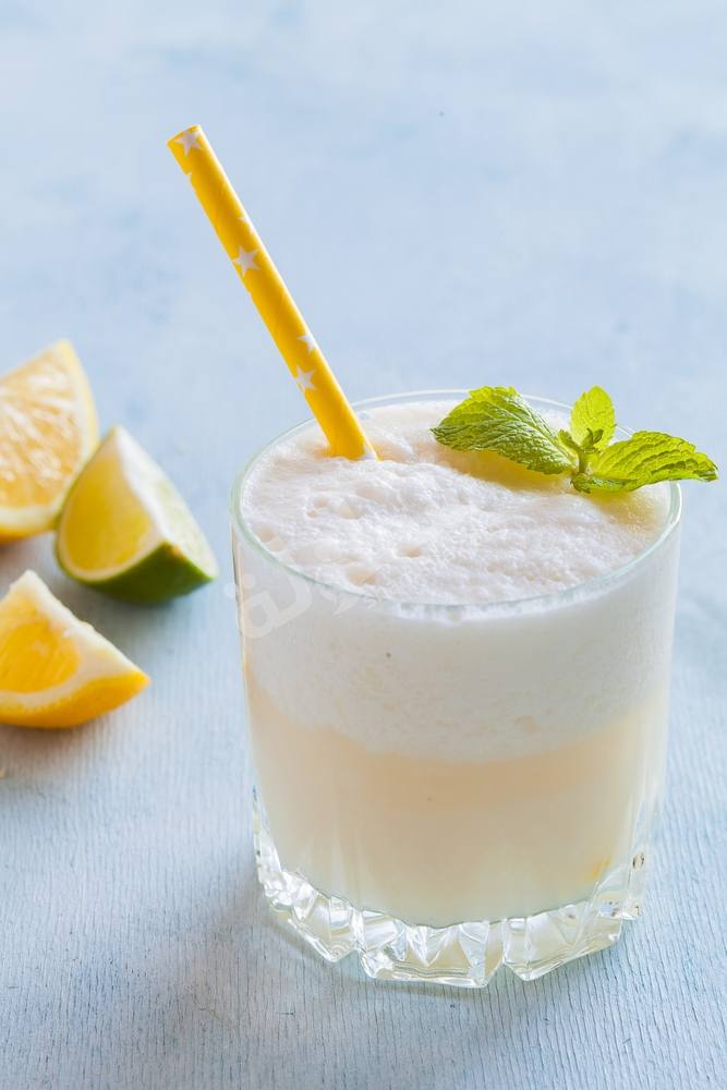 طريقة عمل عصير الليمون باللبن للدايت