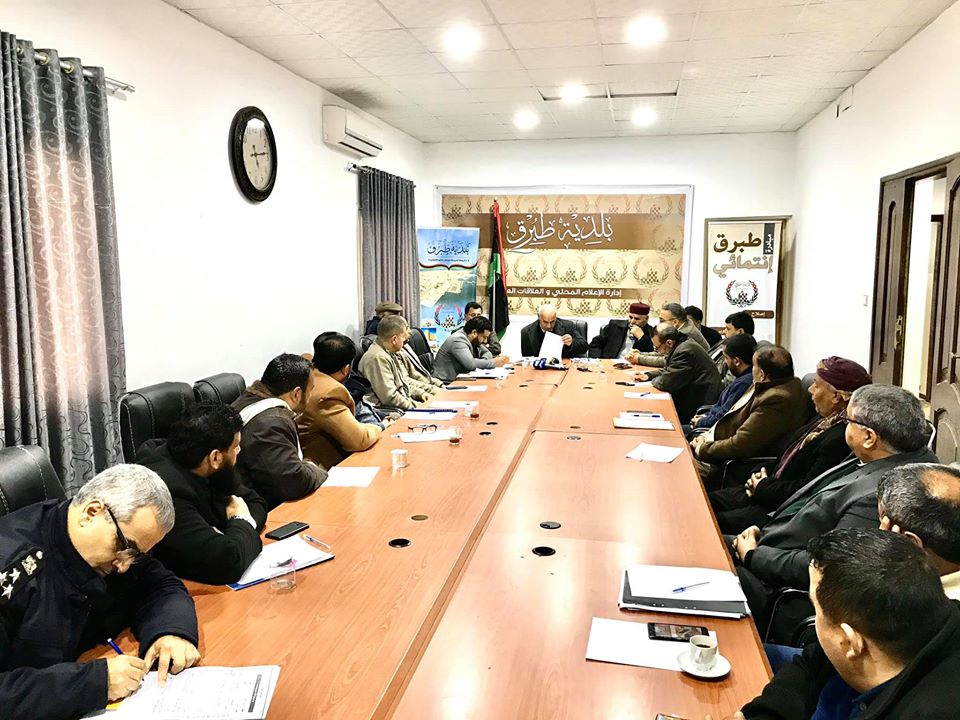 لماذا شكل رئيس بلدية طبرق لجنة لمتابعة عمل القطاع الصحي في طبرق ؟