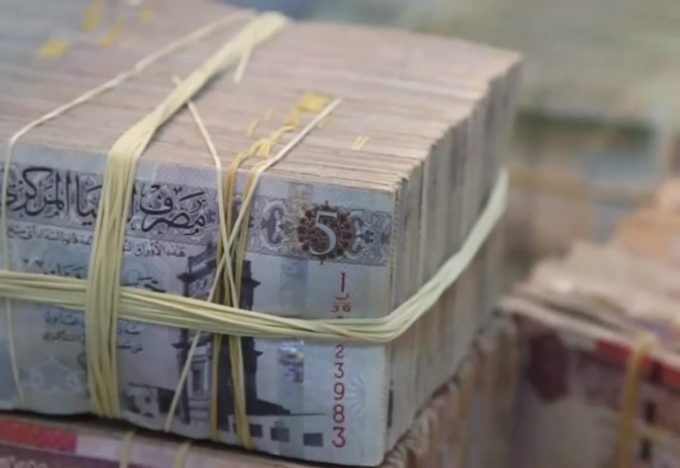 مالية المؤقتة تأمر بصرف مرتبات العاملين التي جرى إيقافها بسبب عدم اصدار أرقام وطنية لهم