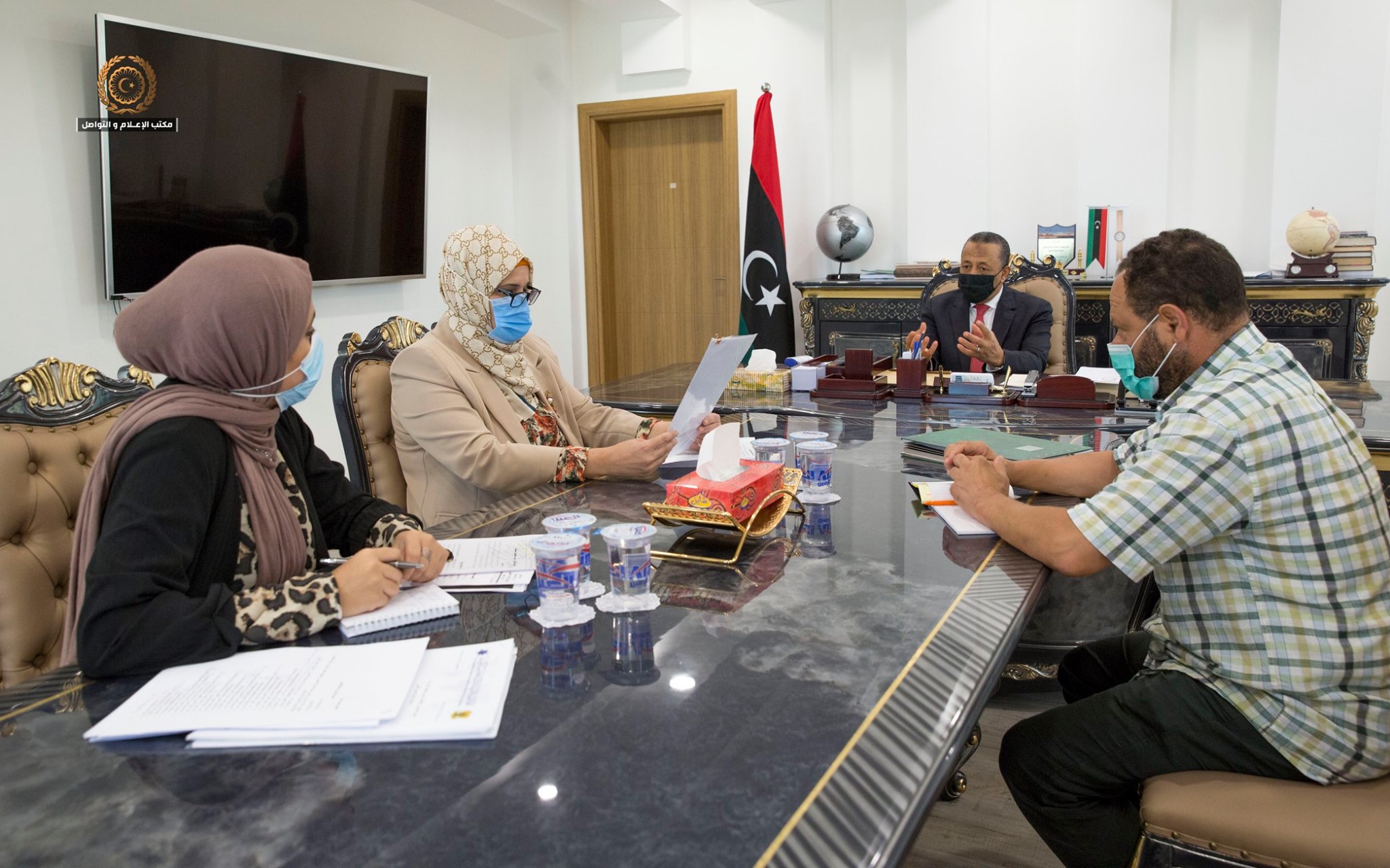 مراجعة عقود توريدات لجنة مواجهة وباء كورونا