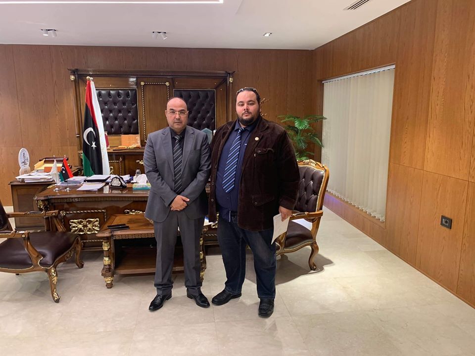 مواطنون يتبرعون بقطعة ارض لبناء مدرسة في بنغازي