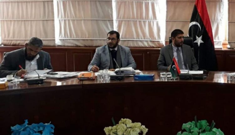 هل سيكون هناك مزيد من الضرائب والجمارك؟